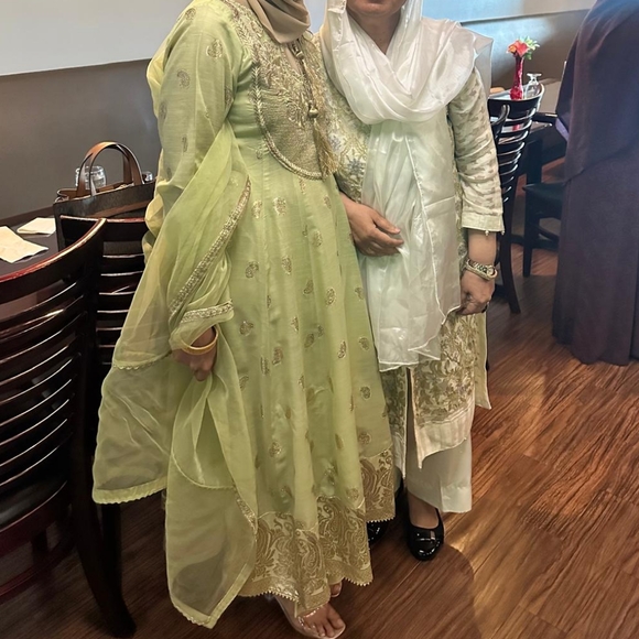 Pakistani designer shalwar kameez - Picture 10 of 10